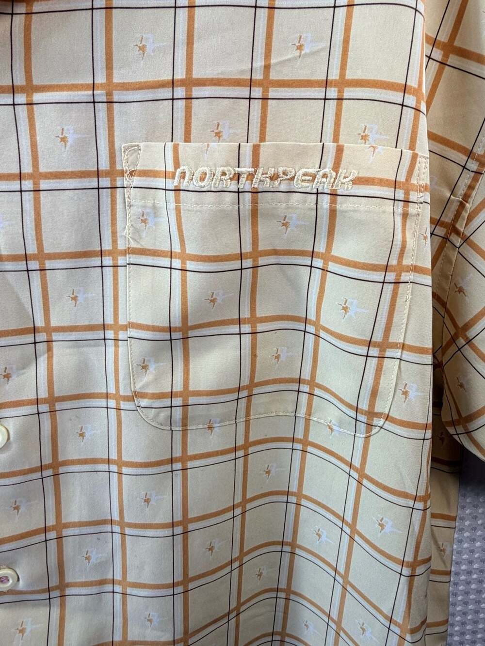 North Peak Men's Short Sleeve Plaid Camp Collar Button-Down Shirt - Picture 8 of 8